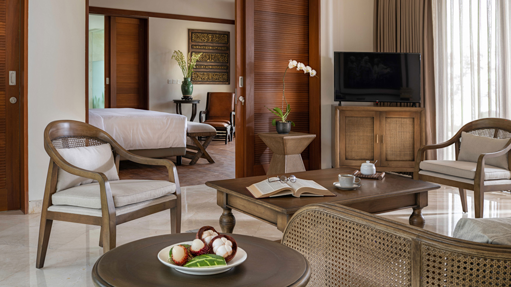 Villa Kailasha - master bedroom sitting area